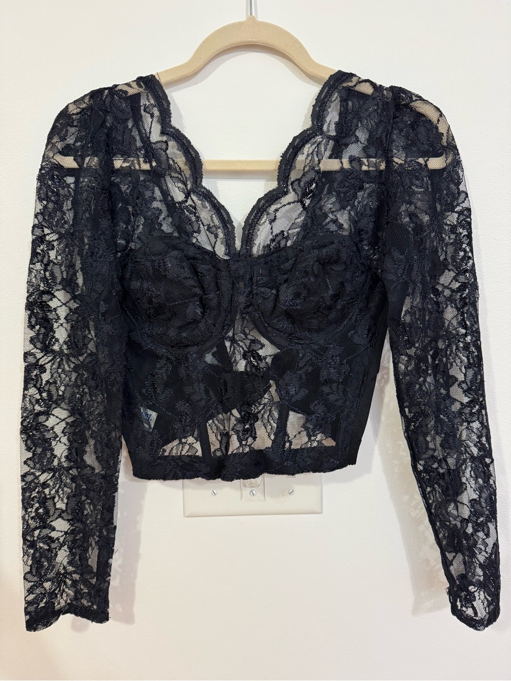 Contempo Csuals Black Lace Long-Sleeve Crop Top
